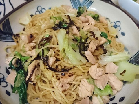 鶏肉、キャベツと塩昆布の和風焼きそば